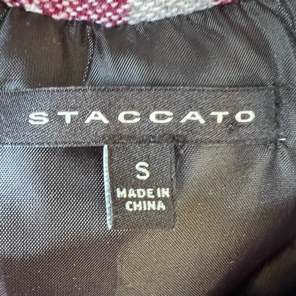 STACCATO GRAY BURGUNDY PUFFER VEST SIZE SMALL - Picture 3 of 11